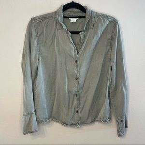 C&C California light olive Green Shacket w/ Raw Hem - Size small